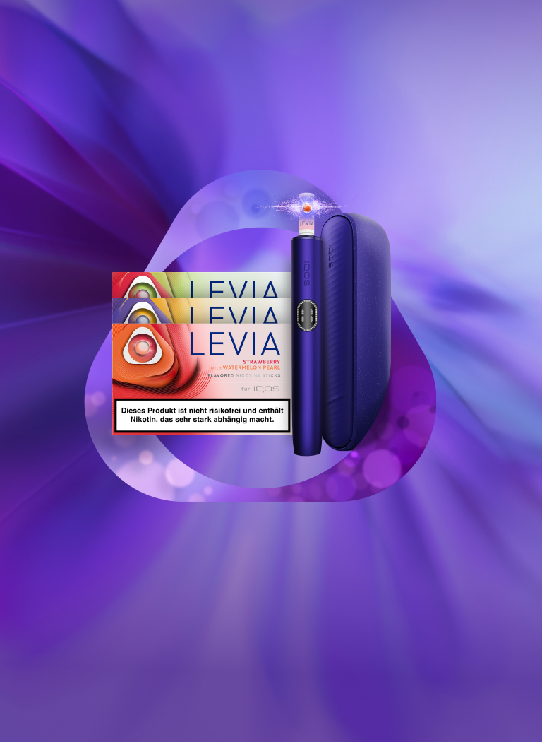 Drei Packungen LEVIA packs und ein IQOS ILUMA Gerät vor lila Hintergrund.